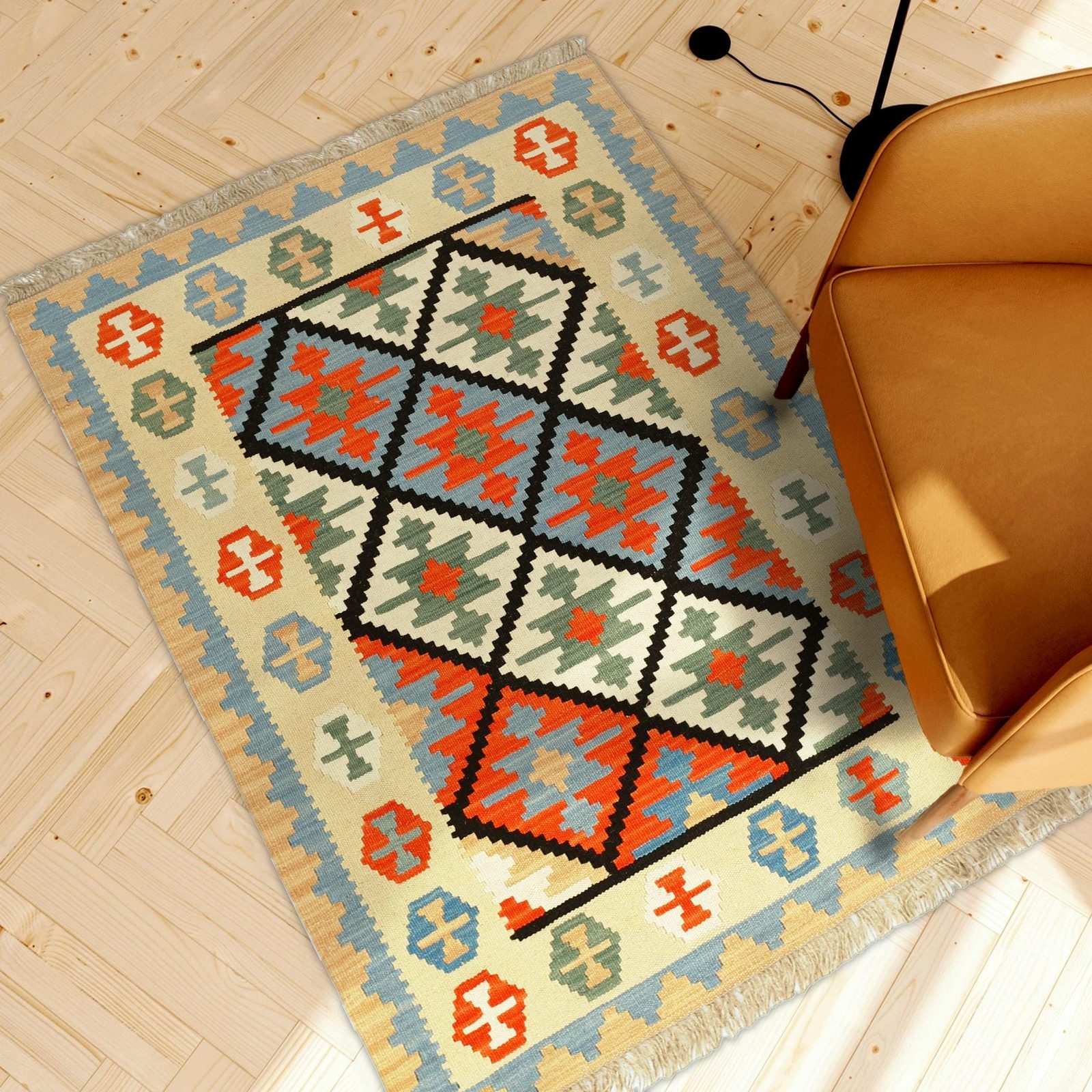 Kelim Teppich Creme Orange in einem hellen Wohnzimmer, in echter Größe