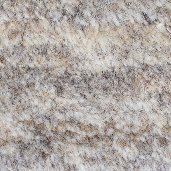 Flor aus ungefärbter Wolle in Grau-, Beige- und Brauntönen