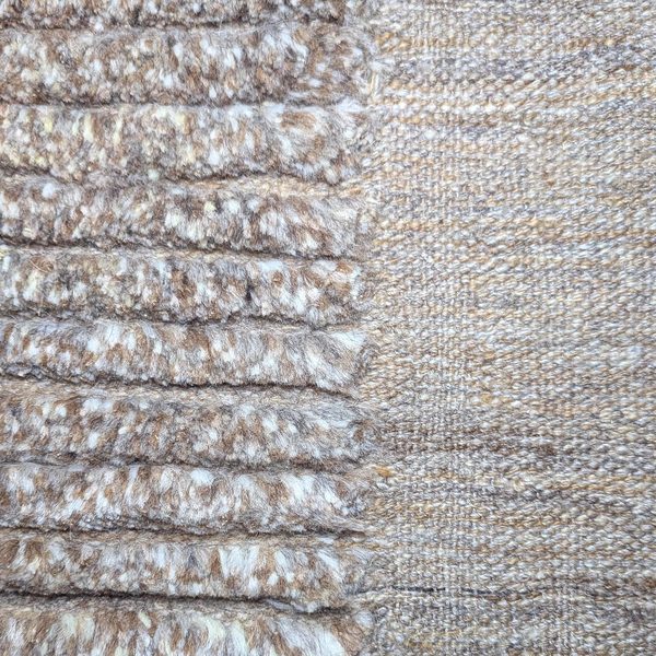 Erhabene Florlinien in Beige in Nahaufnahme
